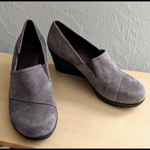 Gray suede Dansko loafers size 39